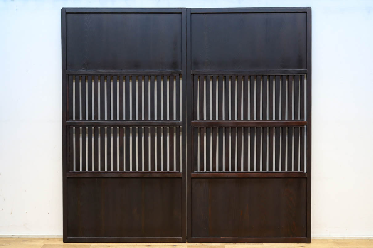 幅924ミリ　深い色合いで落ち着きのある無双板戸　F8497　在庫2枚