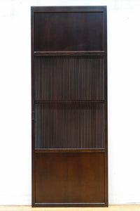 幅673ミリ　スリム幅！！ 繊細な格子を設けた透かし千本格子板戸　F8501　在庫4枚