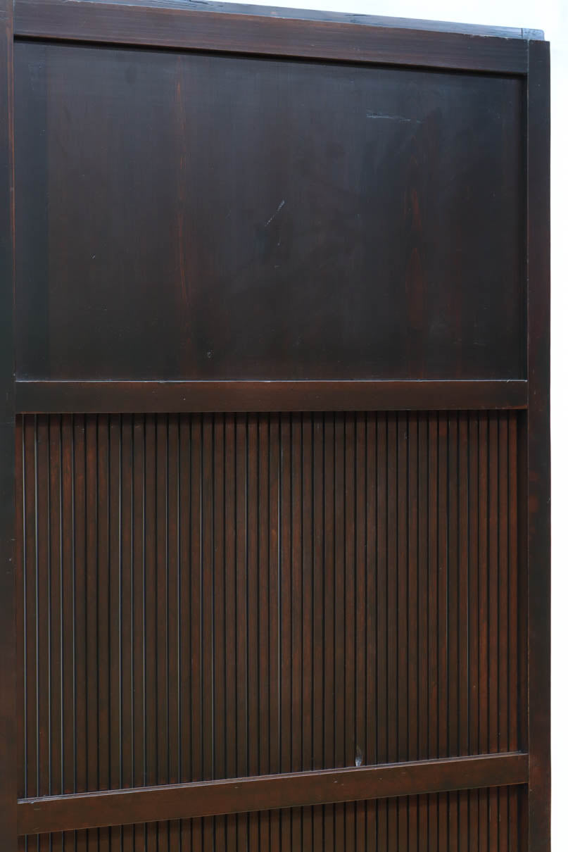 幅673ミリ　スリム幅！！ 繊細な格子を設けた透かし千本格子板戸　F8501　在庫4枚