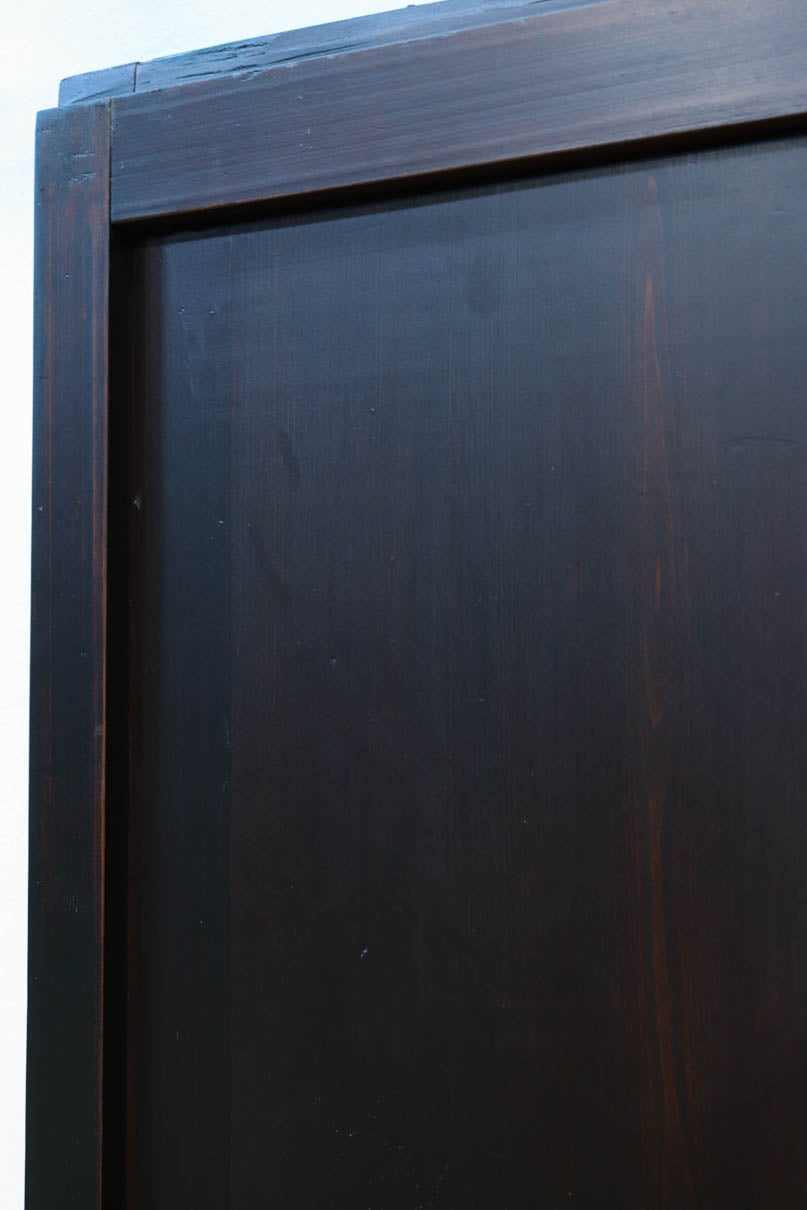 幅673ミリ　スリム幅！！ 繊細な格子を設けた透かし千本格子板戸　F8501　在庫4枚