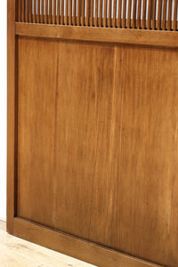 幅922ミリ　繊細な格子が見事な上品な佇まいの透かし板戸　F8502　在庫2枚