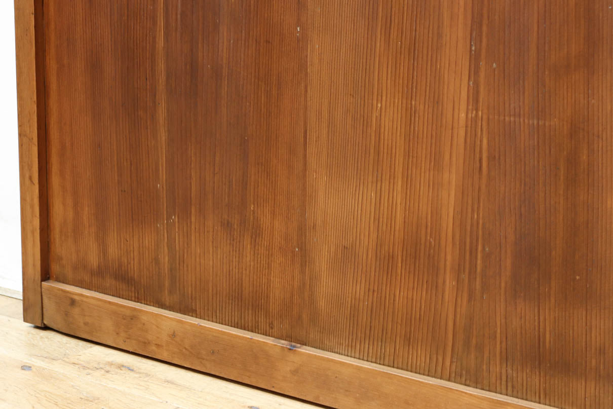 幅922ミリ　繊細な格子が見事な上品な佇まいの透かし板戸　F8502　在庫2枚