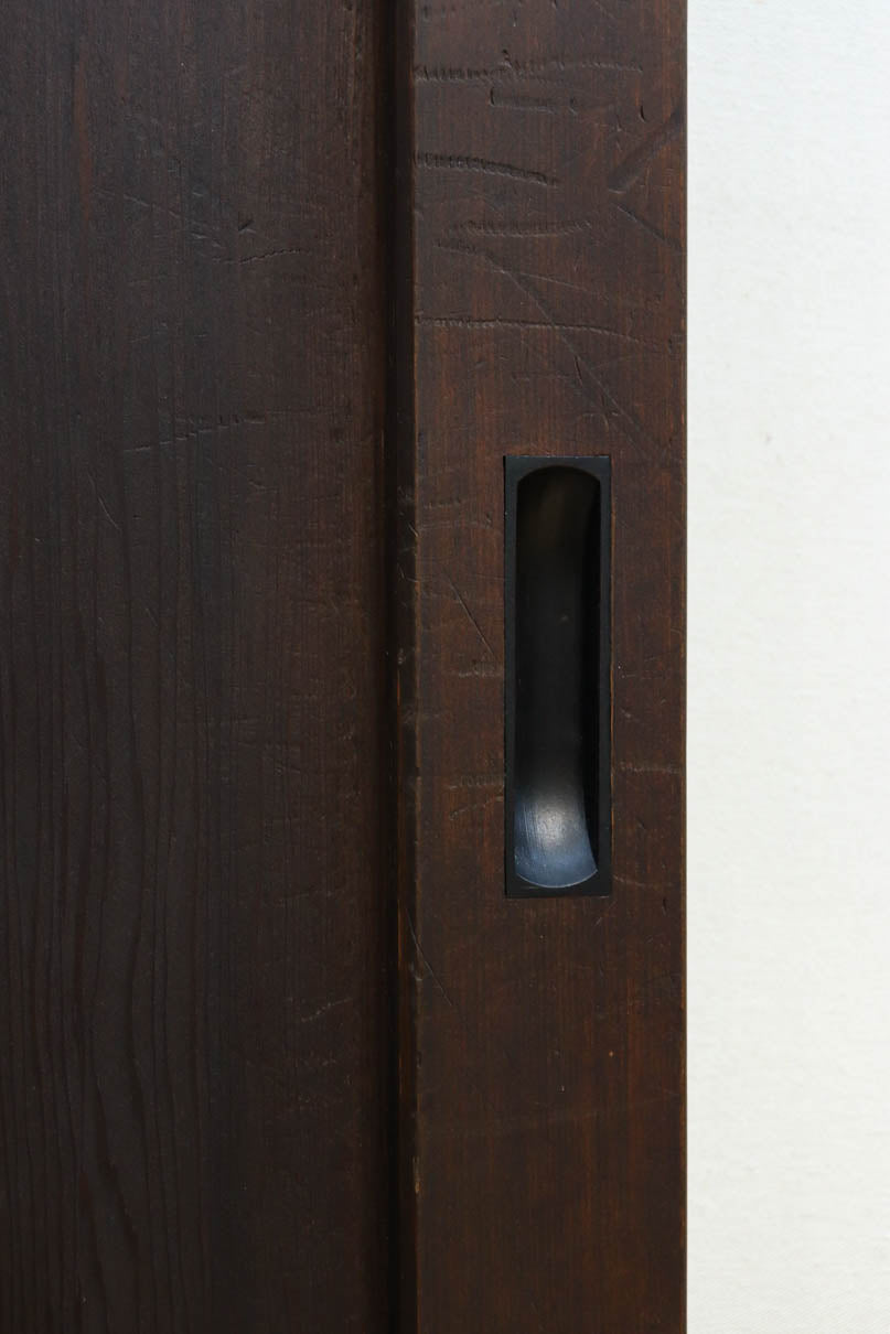 幅938ミリ　深みのある色彩で時代を醸し出す板戸　F8507　在庫2枚