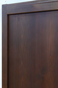 幅911ミリ　ゆったりと流れる杢目で上品な眺めの板戸　F8509　在庫2枚