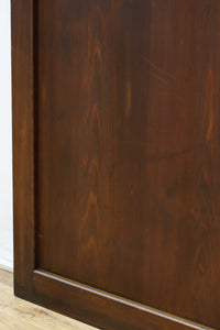 幅911ミリ　ゆったりと流れる杢目で上品な眺めの板戸　F8509　在庫2枚