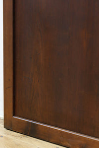 幅911ミリ　ゆったりと流れる杢目で上品な眺めの板戸　F8509　在庫2枚