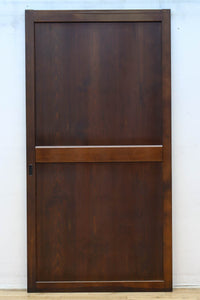 幅911ミリ　ゆったりと流れる杢目で上品な眺めの板戸　F8509　在庫2枚