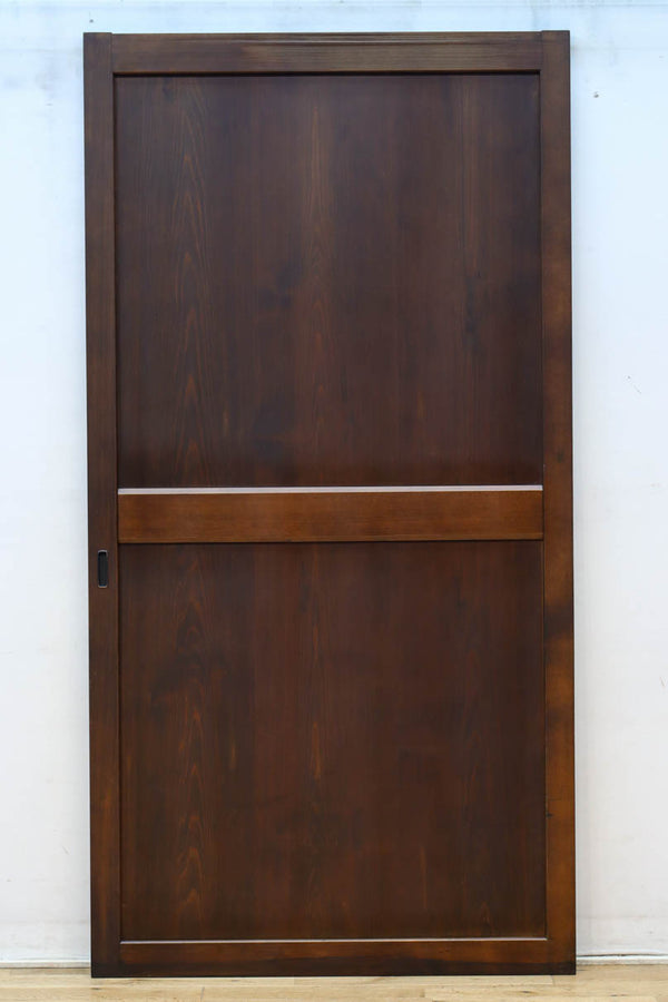 幅911ミリ　ゆったりと流れる杢目で上品な眺めの板戸　F8509　在庫2枚