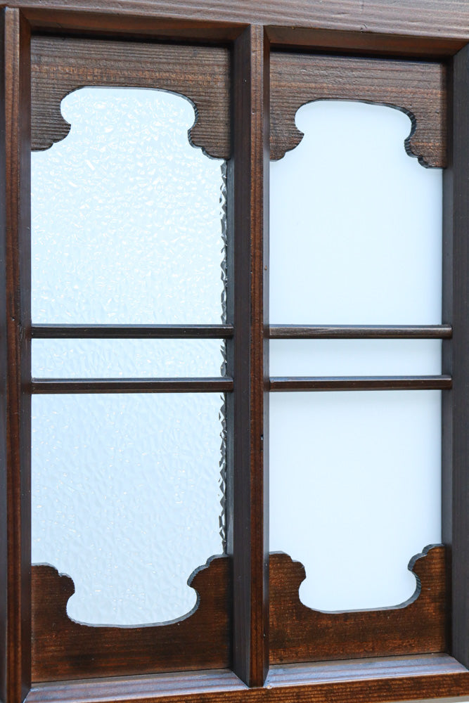 幅817ミリ　グリーンカラーの大きな十字枠が目を引くガラス戸　F8523　在庫1枚