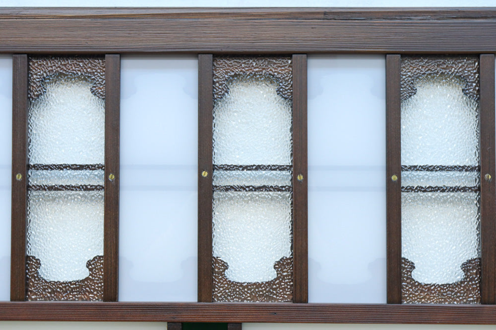 幅817ミリ　グリーンカラーの大きな十字枠が目を引くガラス戸　F8523　在庫1枚