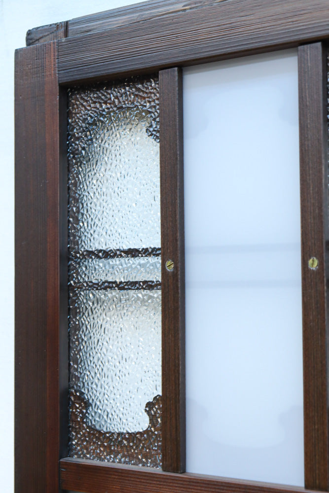 幅817ミリ　グリーンカラーの大きな十字枠が目を引くガラス戸　F8523　在庫1枚