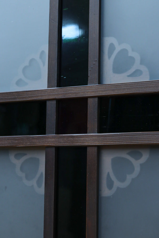 幅817ミリ　グリーンカラーの大きな十字枠が目を引くガラス戸　F8523　在庫1枚