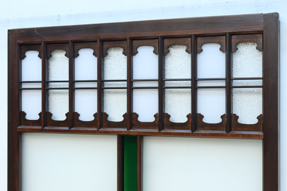 幅817ミリ　グリーンカラーの大きな十字枠が目を引くガラス戸　F8523　在庫1枚