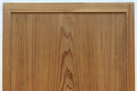 幅930ミリ　美しい杢目が貫禄を見せる稀少一枚板の杉板戸　F8530　在庫3枚