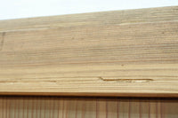 幅930ミリ　美しい杢目が貫禄を見せる稀少一枚板の杉板戸　F8530　在庫3枚