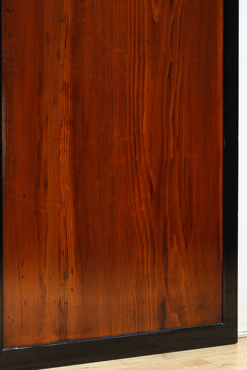 幅868ミリ　極上‼︎漆の艶が美しい上品な一枚板戸　F8532　在庫2枚