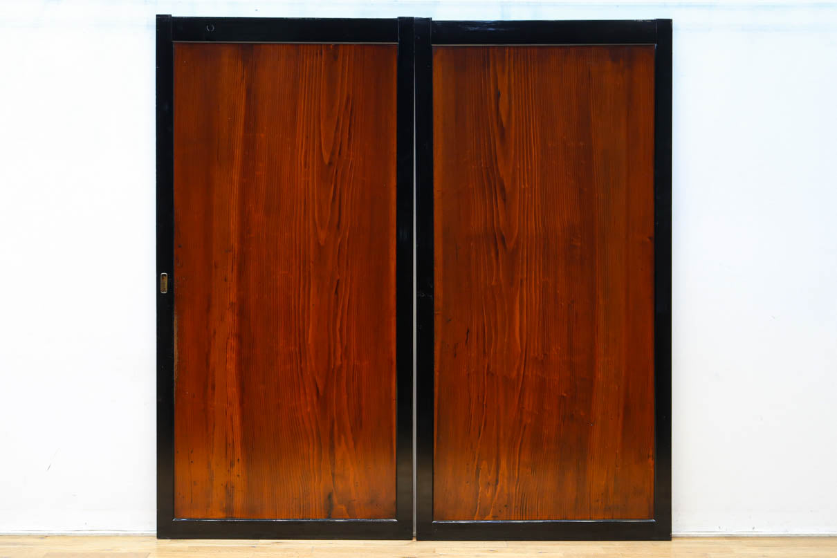 幅868ミリ　極上‼︎漆の艶が美しい上品な一枚板戸　F8532　在庫2枚