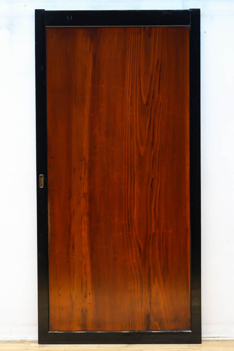 幅868ミリ　極上‼︎漆の艶が美しい上品な一枚板戸　F8532　在庫2枚