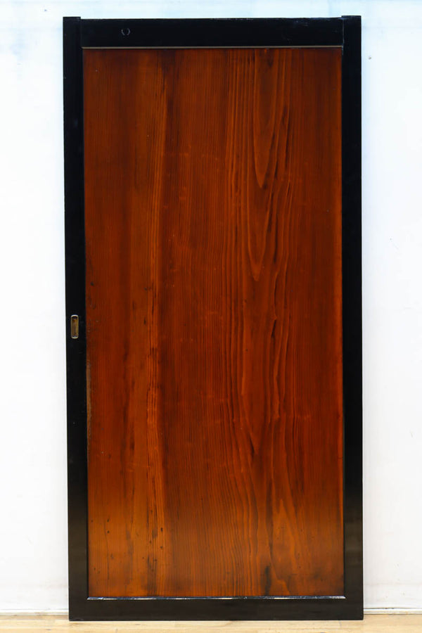 幅868ミリ　極上‼︎漆の艶が美しい上品な一枚板戸　F8532　在庫2枚