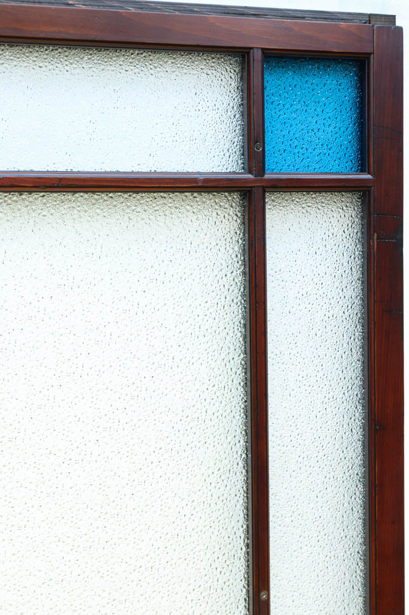 昭和レトロ!! 稀少ブルーのダイヤが可愛らしいガラス戸　F8537　在庫1枚