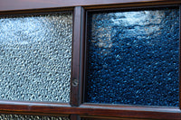 昭和レトロ!! 稀少ブルーのダイヤが可愛らしいガラス戸　F8537　在庫1枚