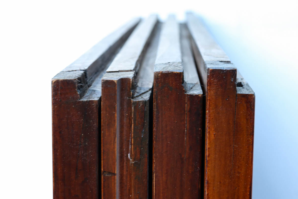 幅895ミリ　深みのある色艶の大胆な自然美を纏う板戸　F8549　在庫4枚