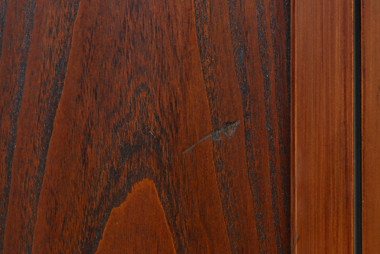 幅895ミリ　深みのある色艶の大胆な自然美を纏う板戸　F8549　在庫4枚