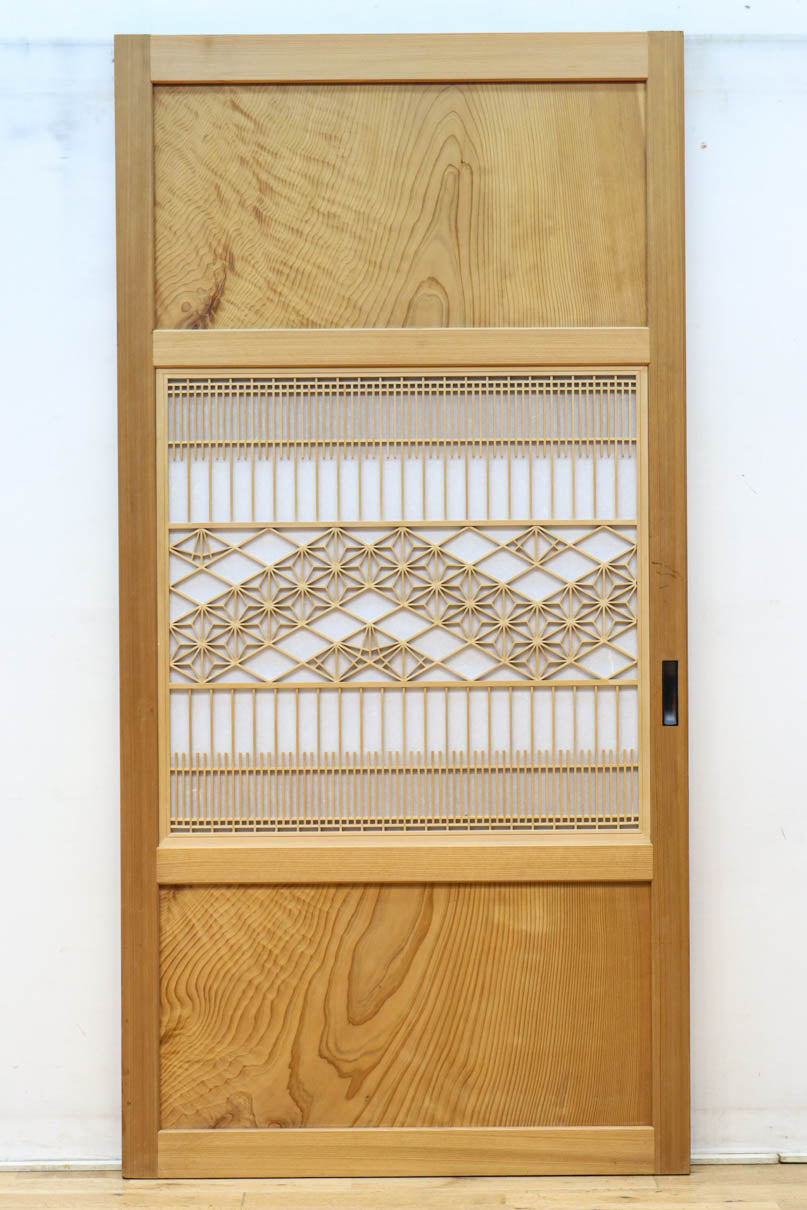 幅910ミリ　柔らかな木地色の色彩と組子が格調溢れる透かし板戸　F8550　在庫4枚一組