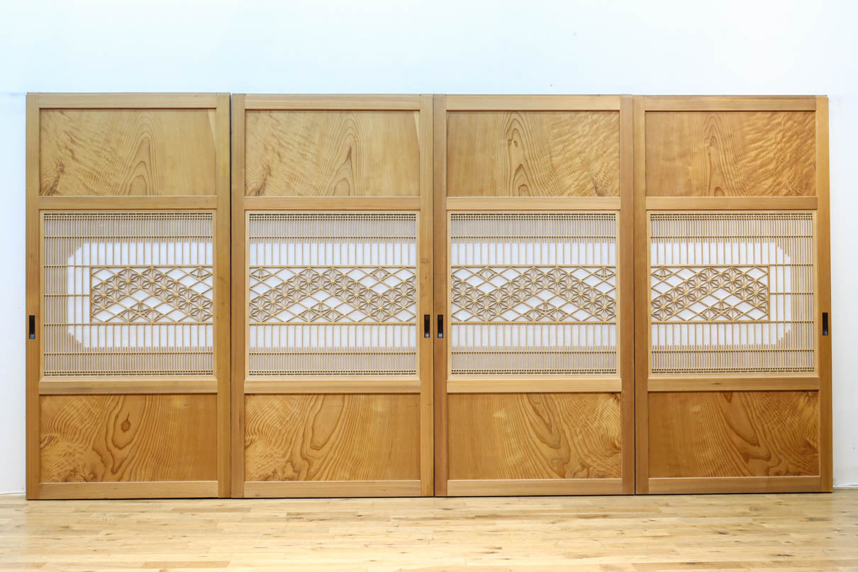 幅910ミリ　柔らかな木地色の色彩と組子が格調溢れる透かし板戸　F8550　在庫4枚一組