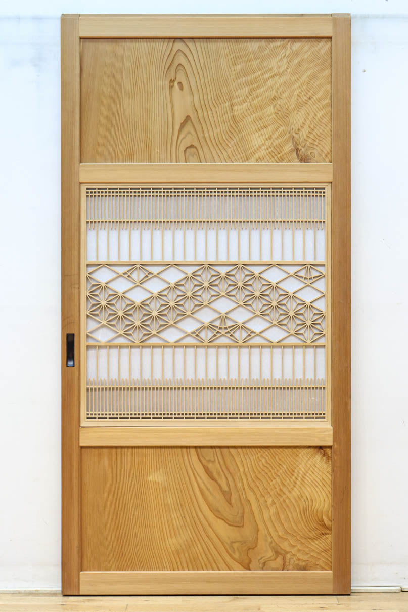 幅910ミリ　柔らかな木地色の色彩と組子が格調溢れる透かし板戸　F8550　在庫4枚一組