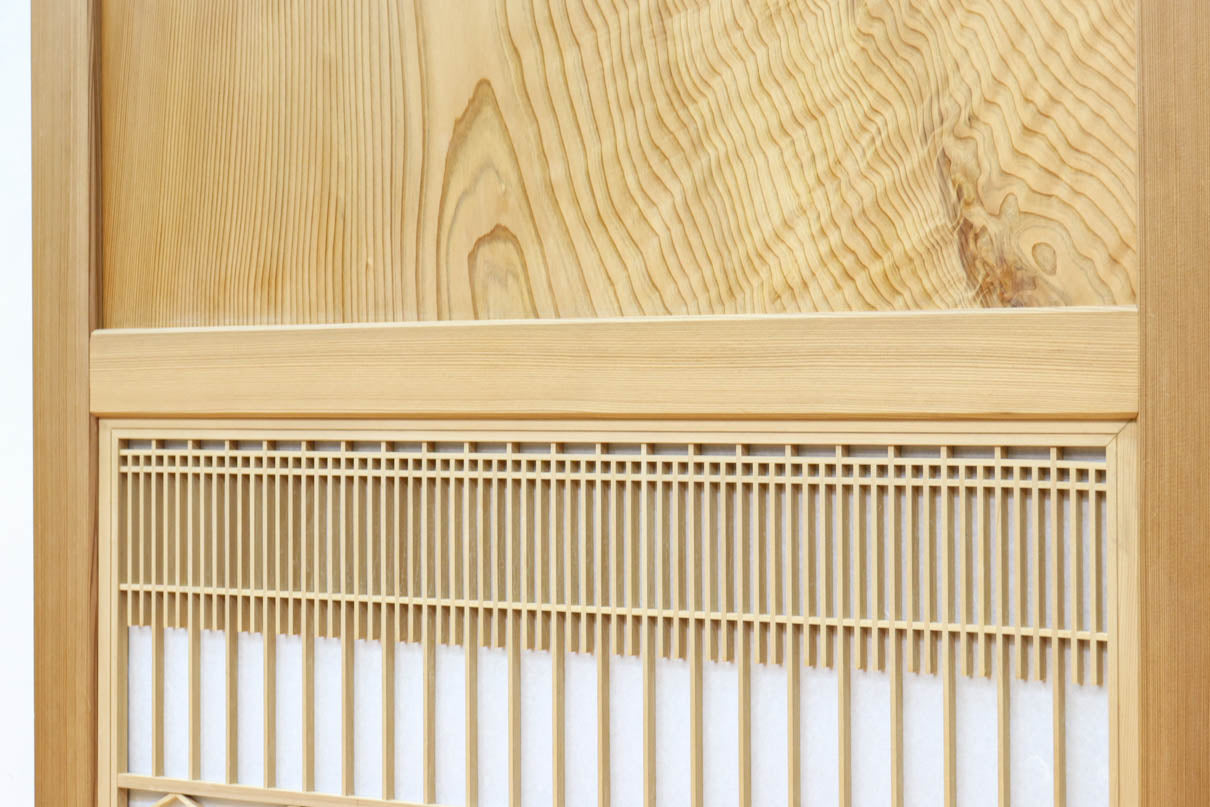 幅910ミリ　柔らかな木地色の色彩と組子が格調溢れる透かし板戸　F8550　在庫4枚一組