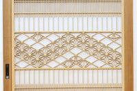幅910ミリ　柔らかな木地色の色彩と組子が格調溢れる透かし板戸　F8550　在庫4枚一組