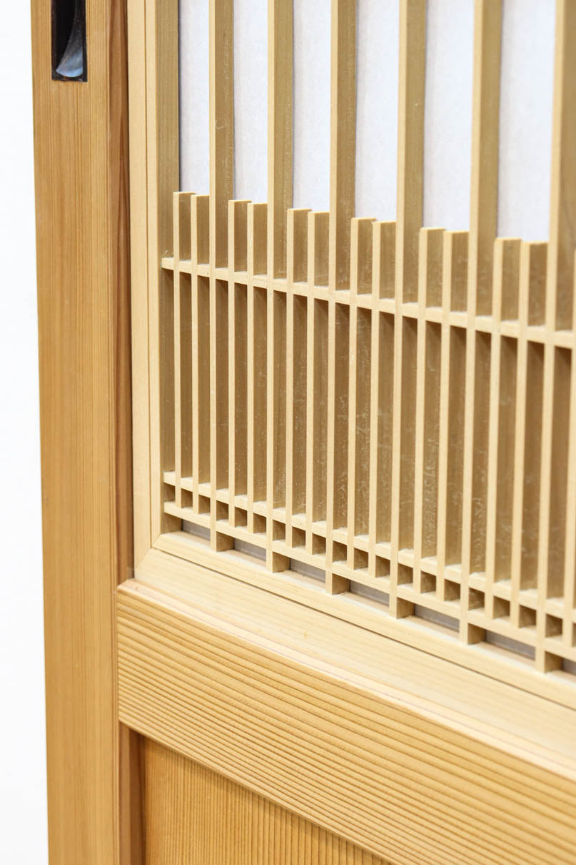 幅910ミリ　柔らかな木地色の色彩と組子が格調溢れる透かし板戸　F8550　在庫4枚一組