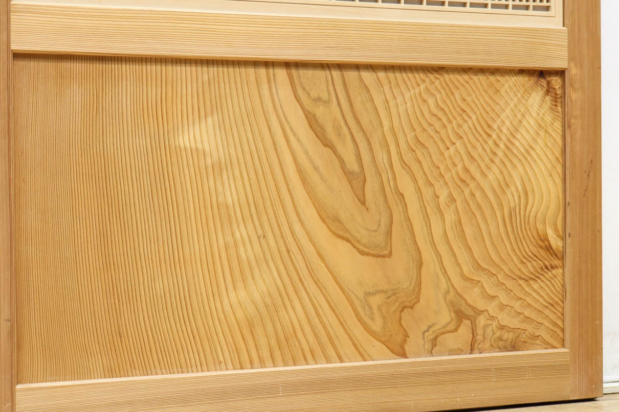 幅910ミリ　柔らかな木地色の色彩と組子が格調溢れる透かし板戸　F8550　在庫4枚一組