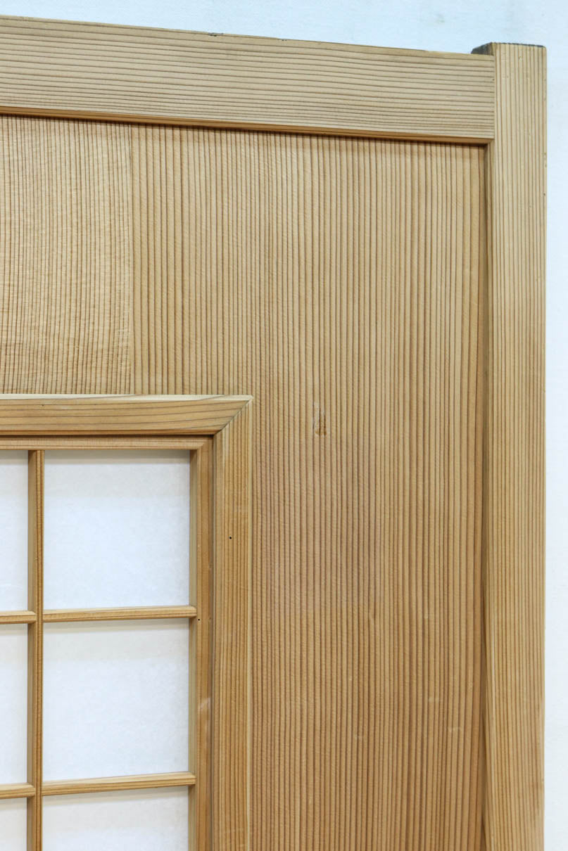 幅840ミリ　障子入りの小窓が風流な片面ワーロン入り上品な柾目板戸　F8551　在庫2枚