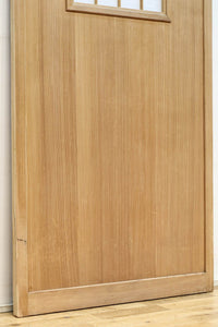 幅840ミリ　障子入りの小窓が風流な片面ワーロン入り上品な柾目板戸　F8551　在庫2枚