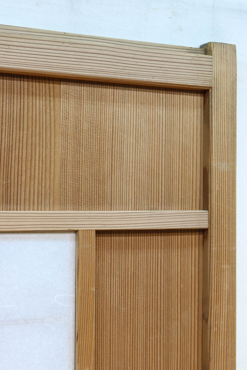 幅840ミリ　障子入りの小窓が風流な片面ワーロン入り上品な柾目板戸　F8551　在庫2枚