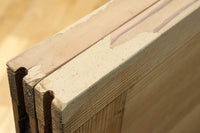 幅840ミリ　障子入りの小窓が風流な片面ワーロン入り上品な柾目板戸　F8551　在庫2枚