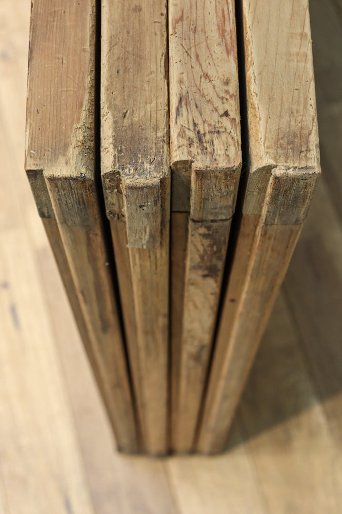 スリム幅!!　自然美の貫禄ある木地色板戸　F8552　在庫4枚