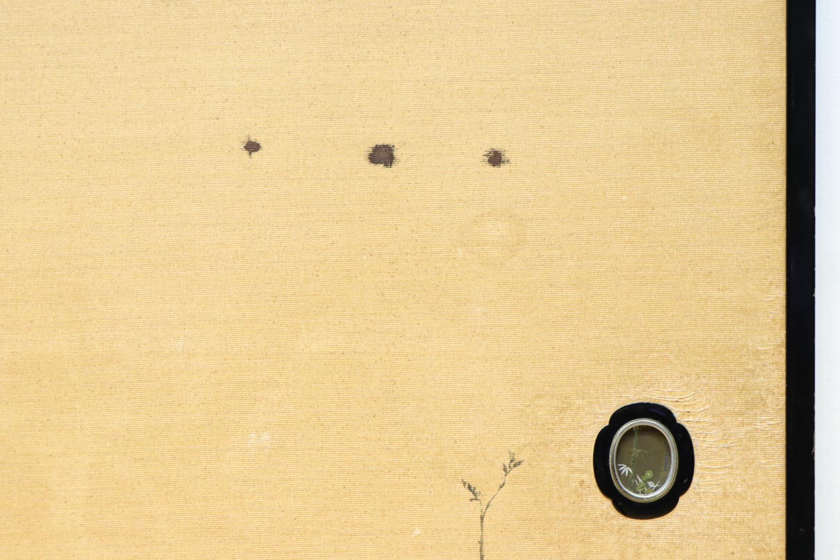 清楚な花模様を描いた丁寧な造りの襖戸　F8563　在庫2枚一組