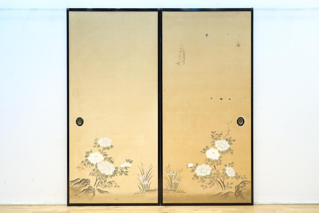 清楚な花模様を描いた丁寧な造りの襖戸　F8563　在庫2枚一組