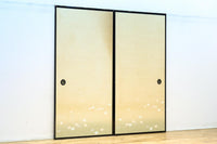 清楚な花模様を描いた丁寧な造りの襖戸　F8563　在庫2枚一組