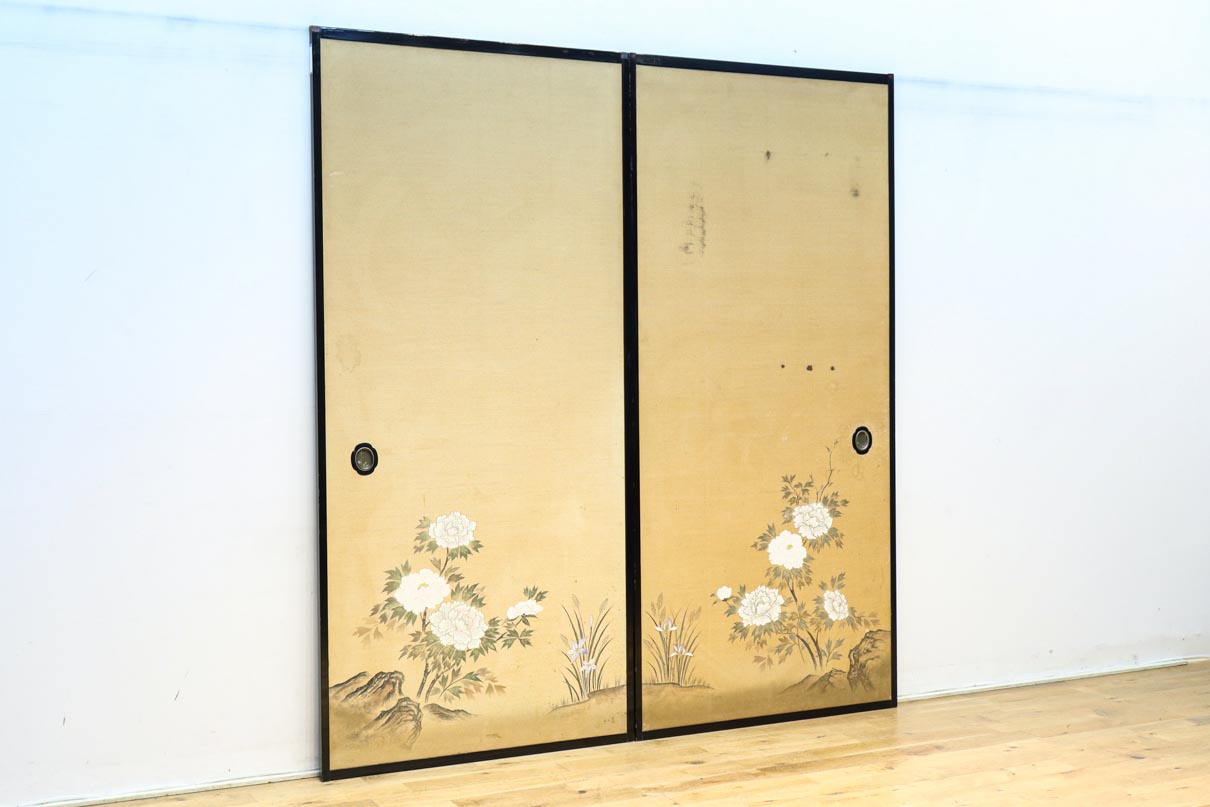 清楚な花模様を描いた丁寧な造りの襖戸　F8563　在庫2枚一組