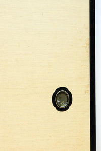 清楚な花模様を描いた丁寧な造りの襖戸　F8563　在庫2枚一組