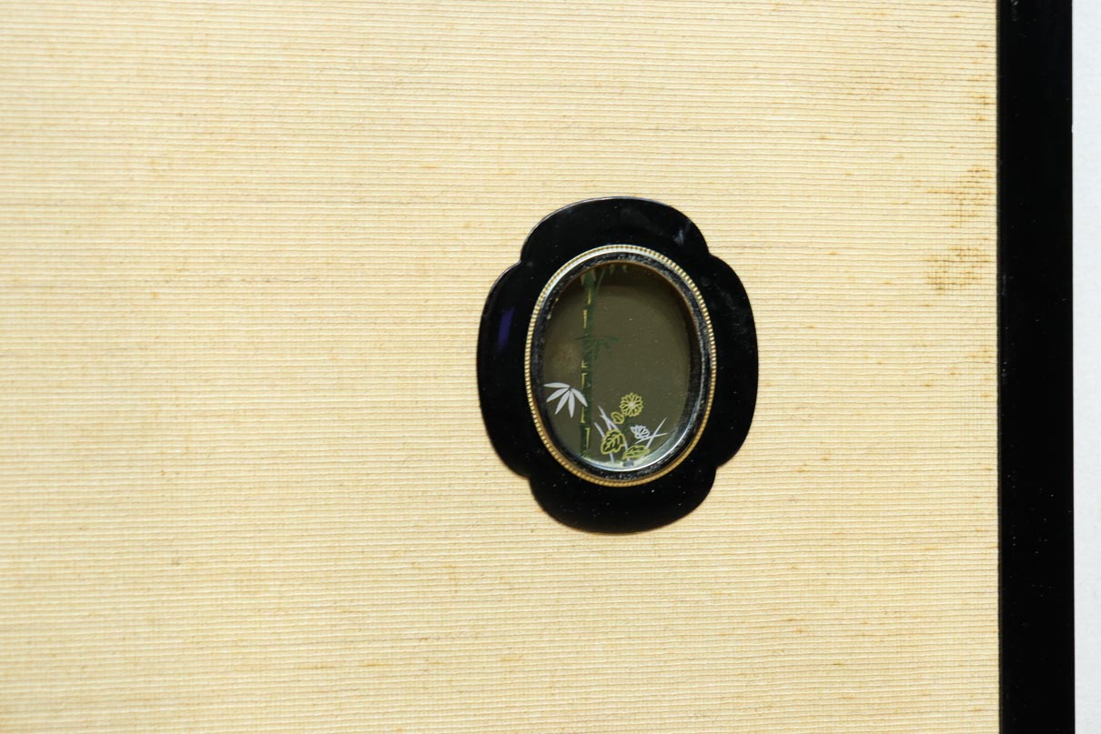 清楚な花模様を描いた丁寧な造りの襖戸　F8563　在庫2枚一組