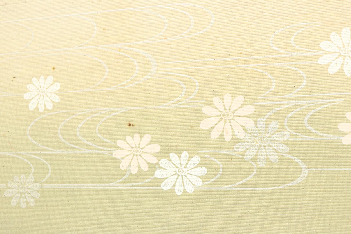清楚な花模様を描いた丁寧な造りの襖戸　F8563　在庫2枚一組