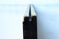 清楚な花模様を描いた丁寧な造りの襖戸　F8563　在庫2枚一組