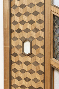 幅925ミリ　三色亀甲網代と組子模様が和モダンに飾るワーロン入り稀少障子戸　F8554　在庫2枚