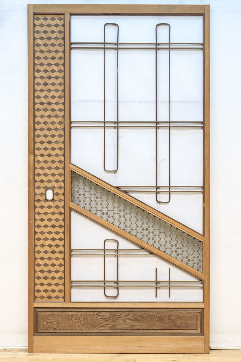 幅925ミリ　三色亀甲網代と組子模様が和モダンに飾るワーロン入り稀少障子戸　F8554　在庫2枚