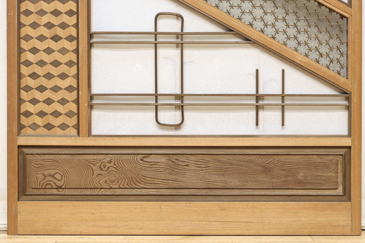 幅925ミリ　三色亀甲網代と組子模様が和モダンに飾るワーロン入り稀少障子戸　F8554　在庫2枚